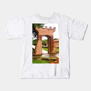 abs kingdom arch Kids T-Shirt